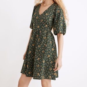 Poplin V-Neck Bubble-Sleeve Mini Dress in Fresh Sprigs